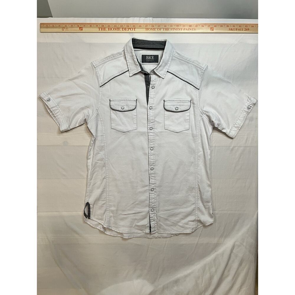 BKE Standard Fit Short Sleeve Shirt, White - Black Trim, Snaps Pockets, Size L